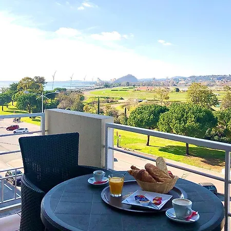 Meublee Studiotel 別荘