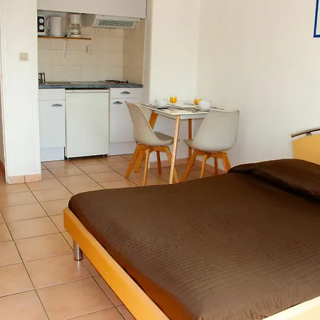 Holiday home Meublee Studiotel Cagnes-sur-Mer