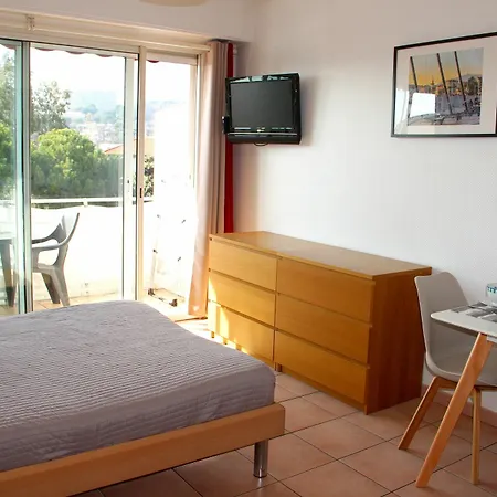 Holiday home Meublee Studiotel Cagnes-sur-Mer